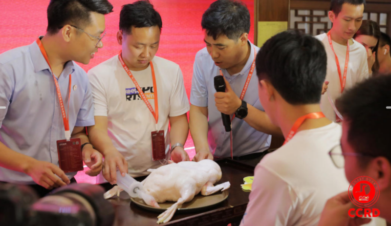中国烤鸭产业发展高峰论坛暨“中国好烤鸭 宴遍天下客”启幕式活动在京举行