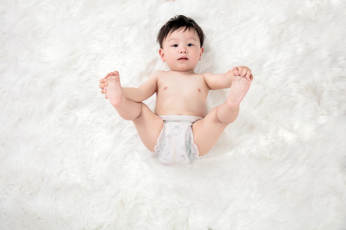 怎么給新生兒挑選和更換尿不濕？