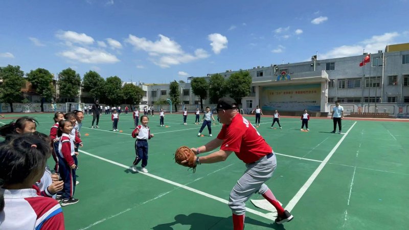 亦动亦智，MLB First Pitch棒球公益课走进广东学校