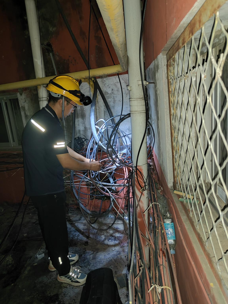 情系万家　心系客户 --河北石家庄联通智家工程师武凯